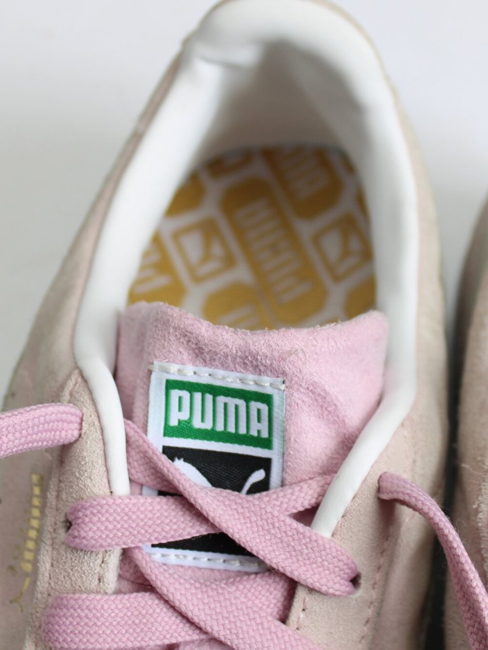 Puma Women's Suede Classic Embossed Sneakers Pink White Size 7 - Picture 8 of 8